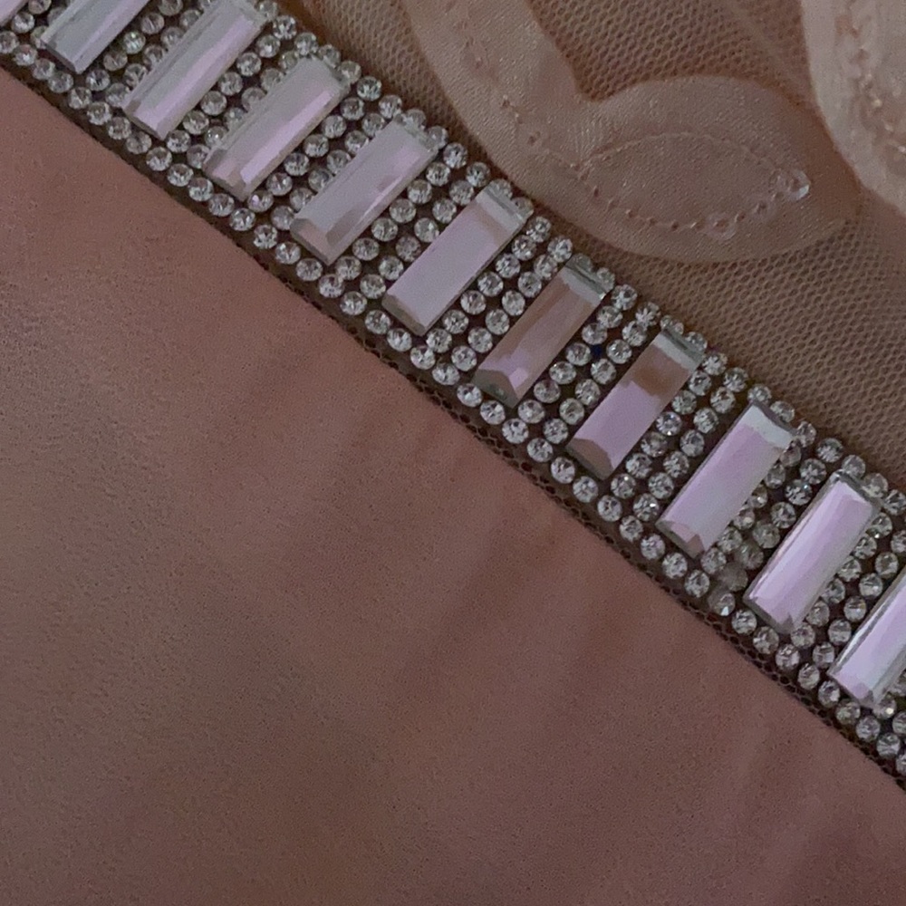 Dress - Picture 4 of 6